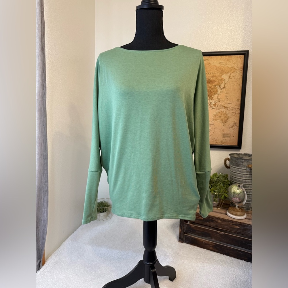 LulaRoe Linda dolman sleeve top